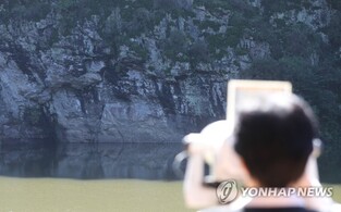 '반구대 암각화' 세계유산 등재 7일만에 수몰…훼손 가속 우려