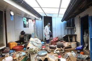 Torrential rain pounds S. Korea for 4th day; over 7,000 seek temporary shelters