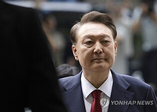 (LEAD) Special counsel indicts Yoon on charges of power abuse in martial law declaration