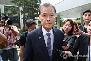 Special counsel questions unification minister in martial law probe