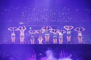 트와이스, 360도 개방형 무대로 새 월드투어 출발