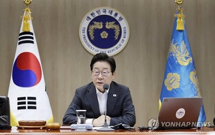 Lee calls for measures to boost consumption, curb inflation