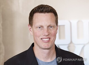 부자가 서로 밀고 끌고…"오라클, 스카이댄스와 SW 계약 논의"