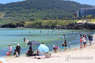 제주 찾은 관광객 700만명 돌파…"하반기 활기 기대"