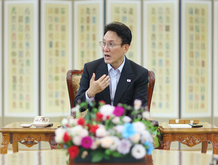 PM Kim gives interview on APEC summit