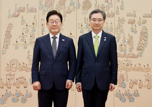 Foreign Minister Cho Hyun