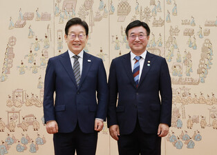 Interior Minister Yun Ho-jung