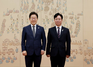Labor Minister Kim Young-hoon