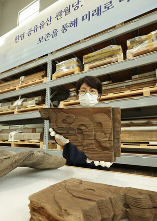 Parts of Joseon-era 'royal shrine' unveiled