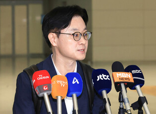 Industry minister heads to Washington for trade talks