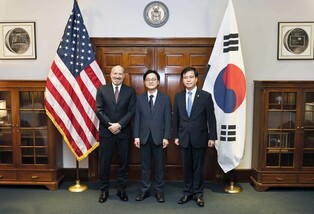 S. Korean industry minister meets U.S. commerce secretary