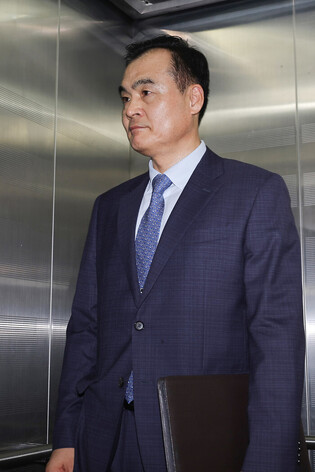 Ex-deputy minister grilled over Marine death