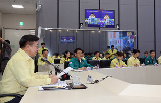 Interior minister attends disaster response meeting