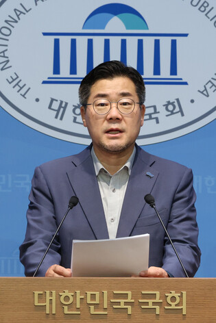 Candidate in ruling party leadership race