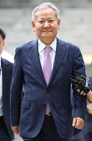 Ex-interior minister attends hearing on legality of his arrest