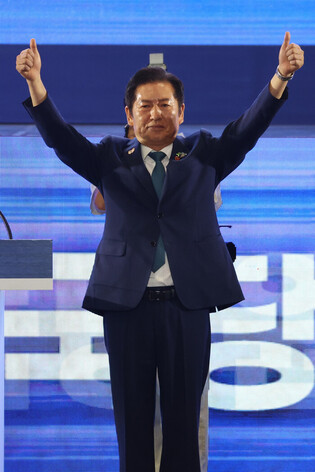 Jung Chung-rae wins ruling party's leadership race