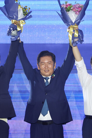 Jung Chung-rae wins ruling party's leadership race