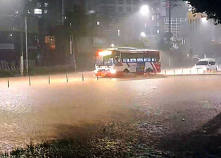 Heavy rainfall in southwestern S. Korea