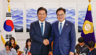 Ruling party's leader visits parliamentary leader