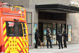 Shoppers evacuate department store amid bomb threat