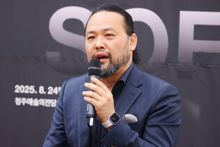 S. Korean bass-baritone Samuel Yoon