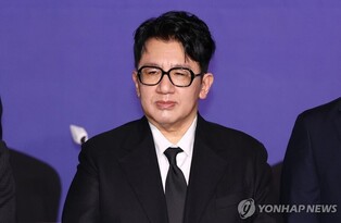 방시혁 "구성원께 사과…조속히 귀국해 당국 조사에 임하겠다"