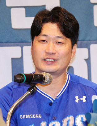KBO saves leader Oh Seung-hwan retires