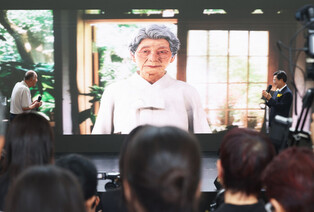 AI-generated image of late comfort woman