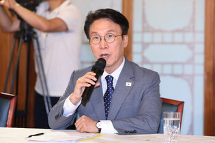Gov't-party meeting