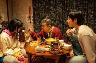 'Zombie Daughter' tops 3 million admissions in 11 days, fastest this year
