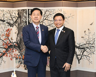 Finance chiefs of S. Korea, Vietnam hold meeting