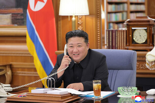 N.K. leader holds phone talks with Putin