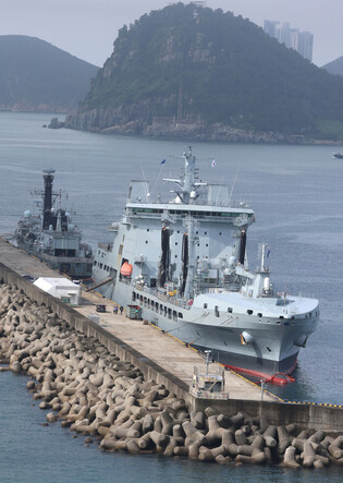British warships in S. Korea