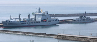 British warships in S. Korea