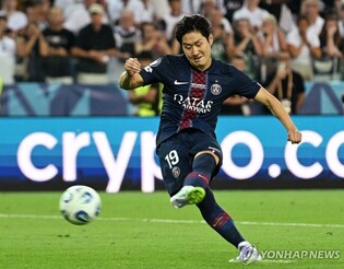 '이강인 만회골' PSG, 슈퍼컵서 승부차기 끝 토트넘 꺾고 우승