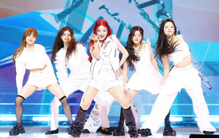 S. Korean girl group AtHeart