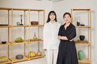 예올·샤넬의 '올해의 장인·젊은 공예인'에 박갑순·이윤정