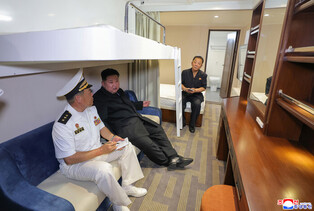 N.K. leader inspects destroyer Choe Hyon