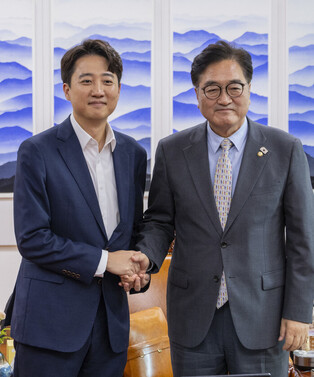 Speaker meets minor party's chief