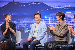 Lee meets creators of 'KPop Demon Hunters,' pledges to promote culture as Korea's next growth engine