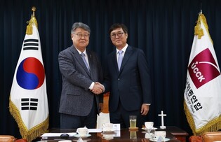 Culture minister meets Christian leader