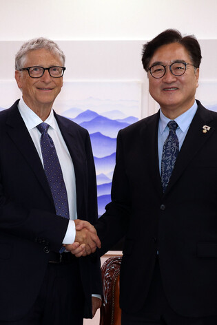 Parliamentary leader meets with Microsoft co-founder Bill Gates