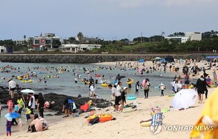 제주시, 해수욕장 폐장해도 보름간 안전요원 70명 배치