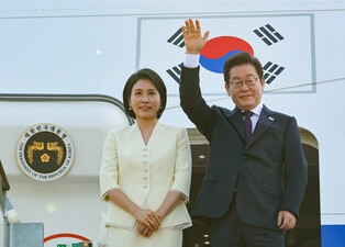 Lee leaves for Japan, U.S. visit