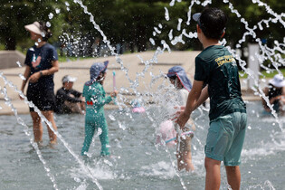 Splashing in pool