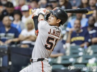 이정후, 밀워키전 1안타 1볼넷 멀티 출루…팀은 역전승