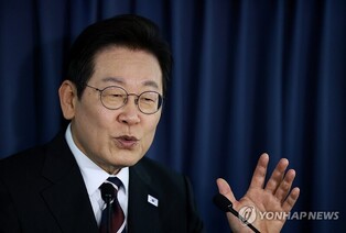 Lee says to raise full range of issues on N. Korea in key summit with Trump