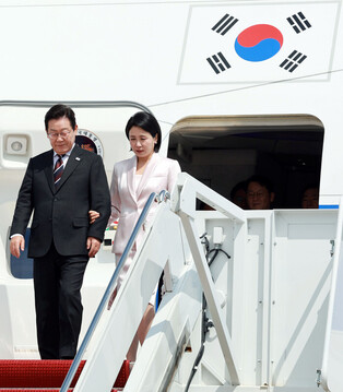 Lee arrives in Washington