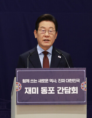 Lee meets S. Korean residents in Washington