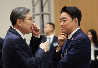 Lee meets S. Korean residents in Washington